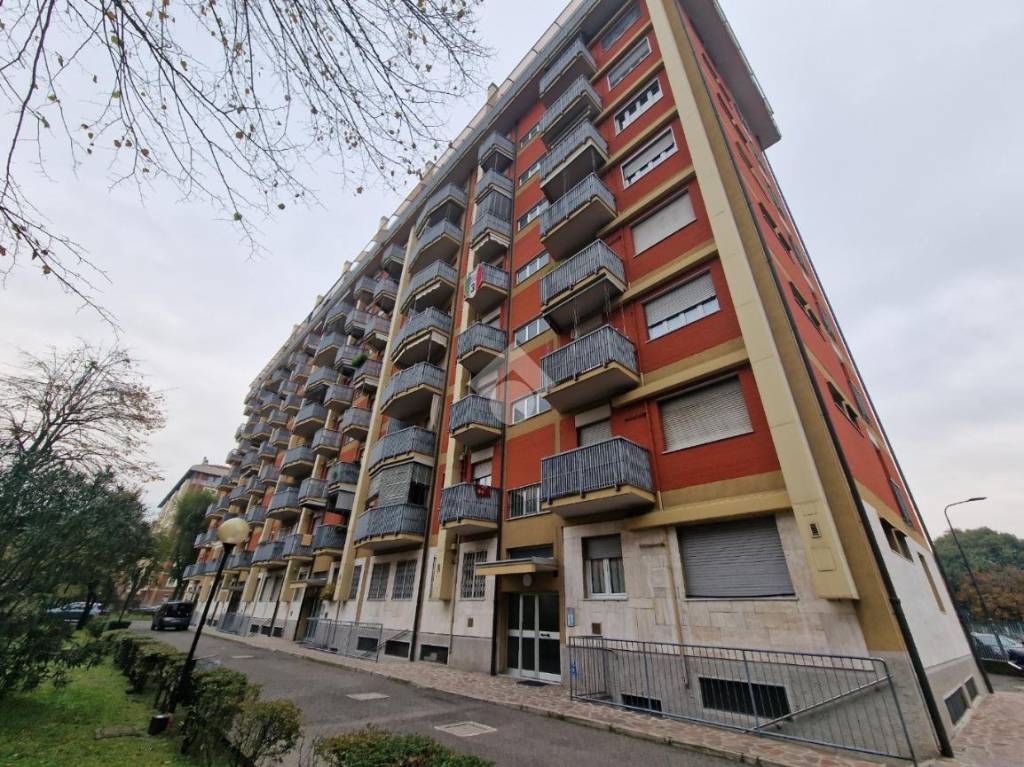 Appartamento in vendita a Milano via Cascina Corba, 96