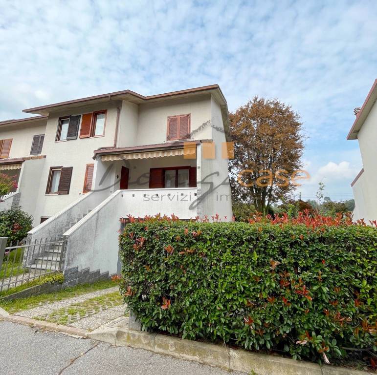 Villa a Schiera in vendita a Rescaldina via Giorgio De Chirico, 85