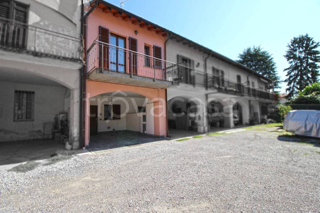 Casa Indipendente in vendita a Lomazzo via Brianza