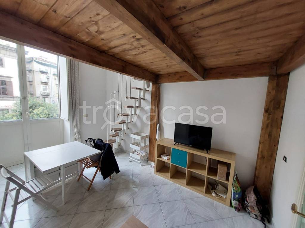 Appartamento in affitto a Napoli via Enrico De Marinis, 1