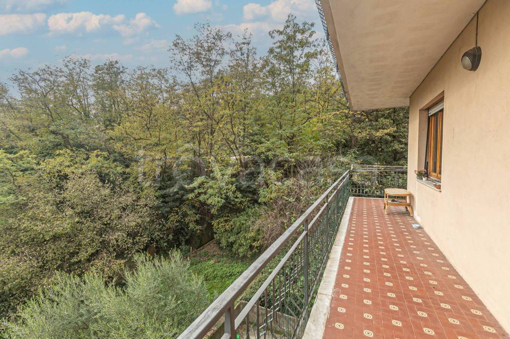 Appartamento in vendita a Serra Riccò via Giovanni Caminata, 17
