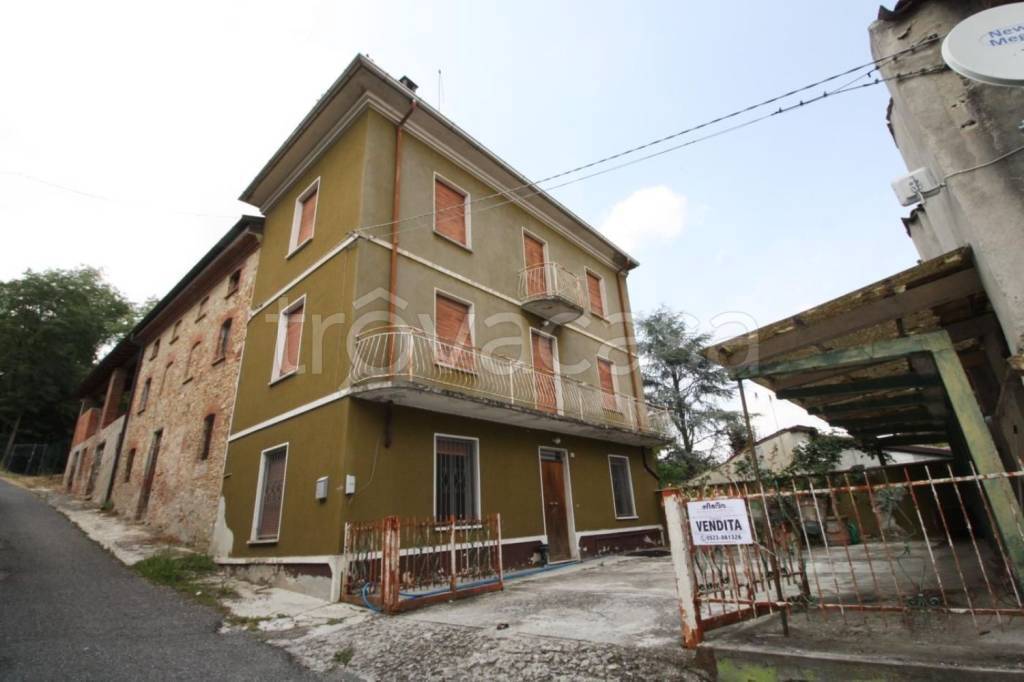 Casa Indipendente in vendita a Borgonovo Val Tidone castelnuovo s.n.c