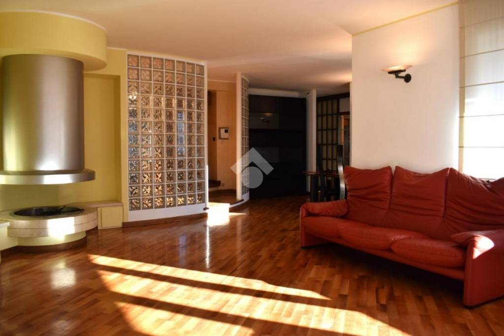 Appartamento in vendita a Sondrio via Bassi, 10