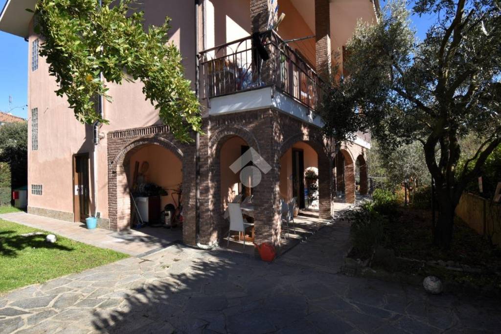 Villa Bifamiliare in vendita ad Avigliana viale dei Tigli, 26