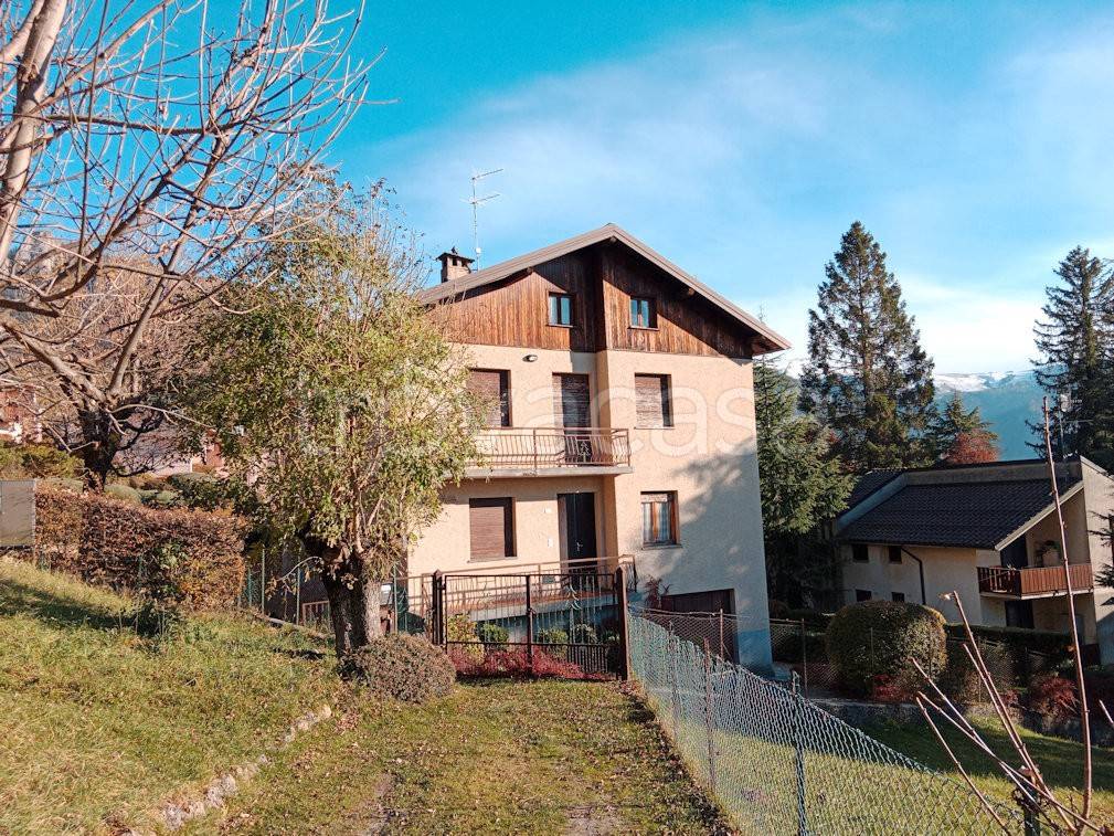 Villa Bifamiliare in vendita a Castione della Presolana via Coste