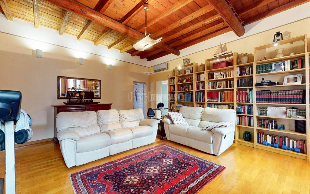 Appartamento in vendita a Mantova via Giulio Romano 34