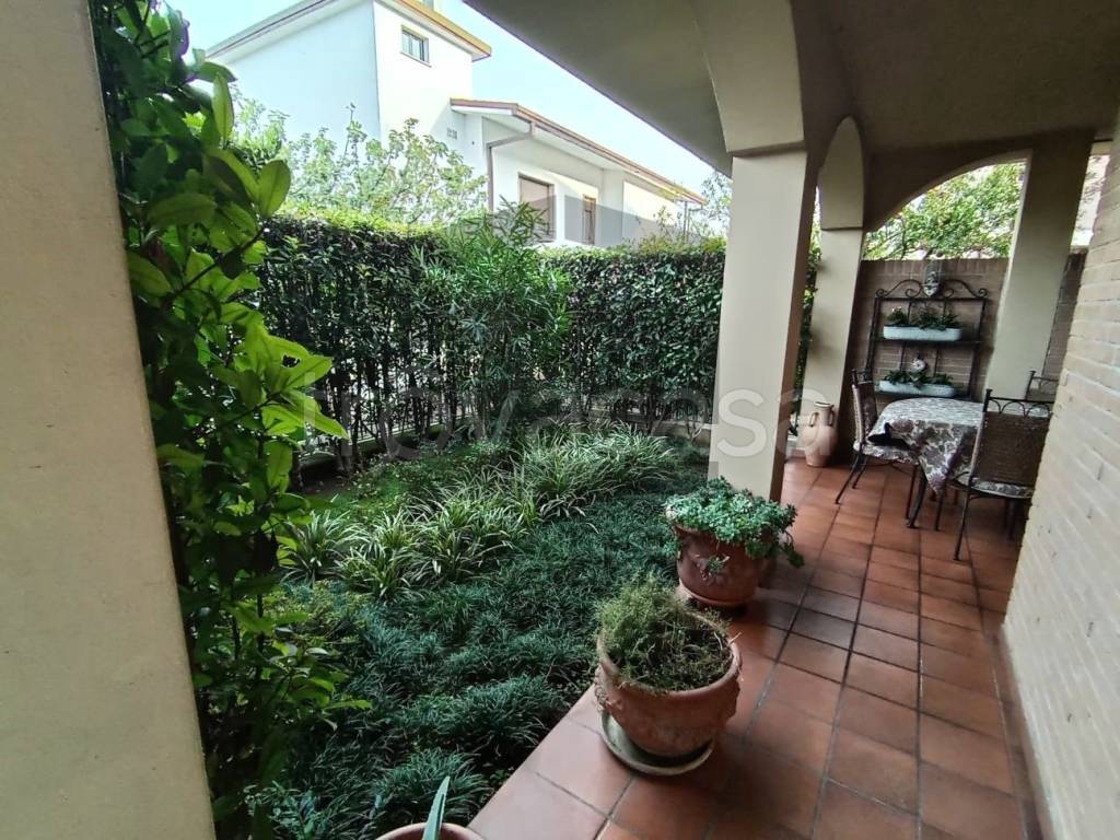 Villa in vendita a Biassono via Giuseppe Mazzini, 79