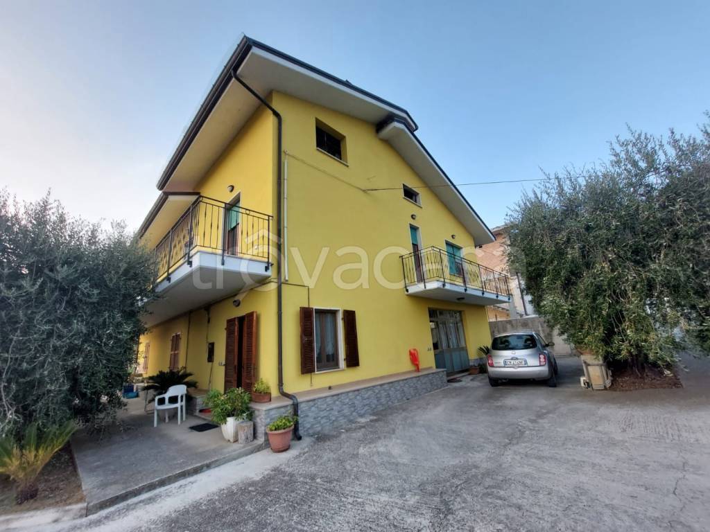 Villa in vendita a Torano Nuovo contrada Campodino, 2
