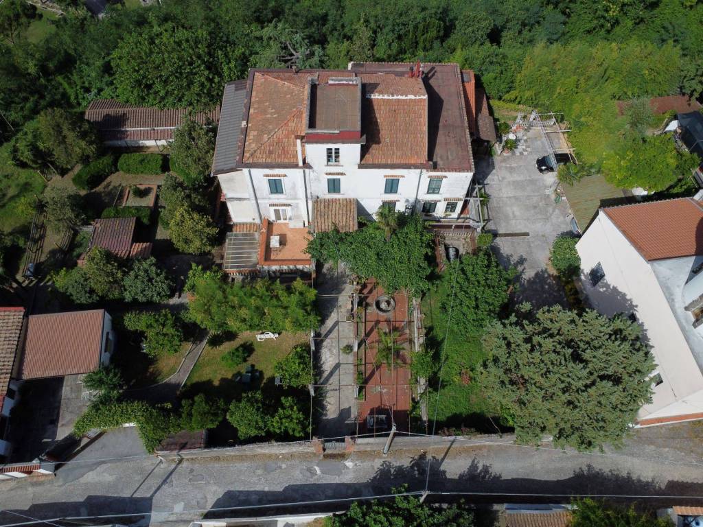 Villa in vendita a Cava de' Tirreni via Vetranto