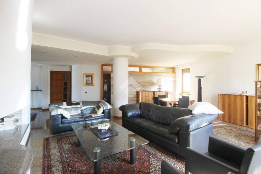 Villa in vendita a Mariano Comense via Per Cabiate, 49