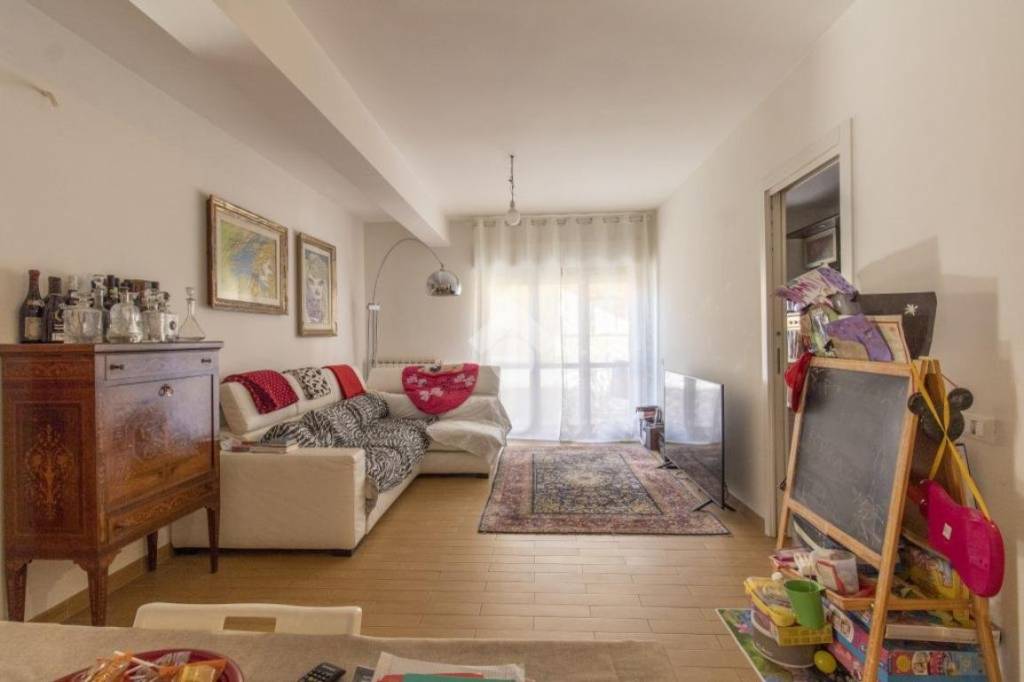 Appartamento in vendita a Riano via vigna del piano