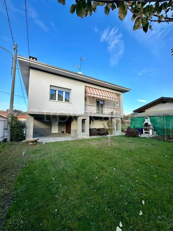 Villa in vendita a Cossato via Parlamento, 56