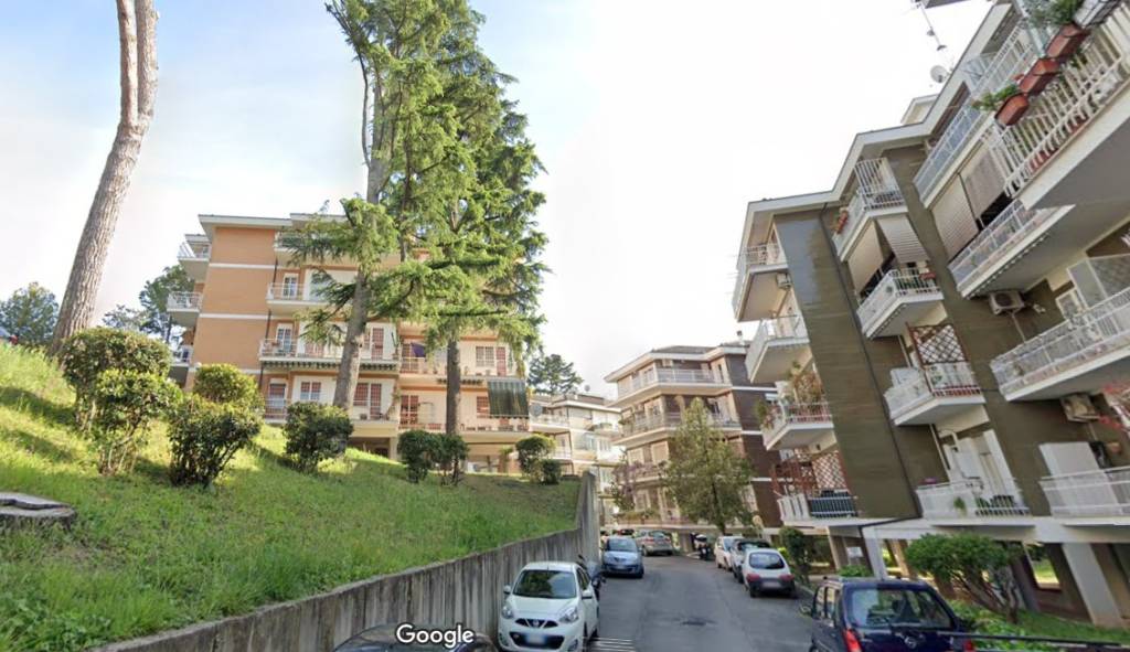 Appartamento in vendita a Roma via Mauro Morrone