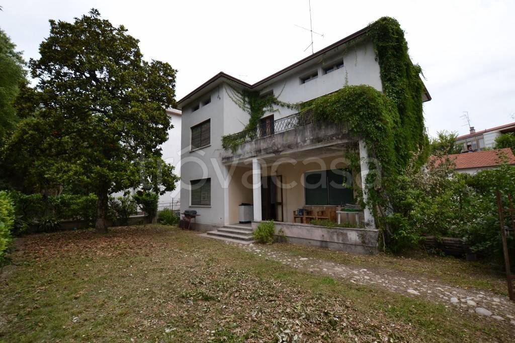 Appartamento in vendita a Pordenone viale Michelangelo Grigoletti, 76