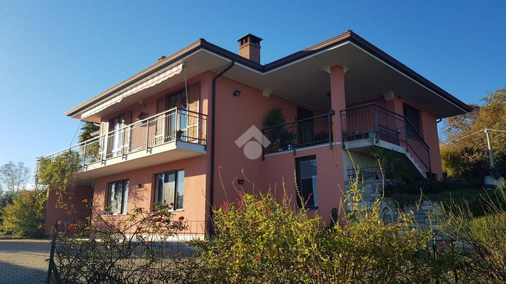 Villa in vendita a Borgo Ticino via campo militare