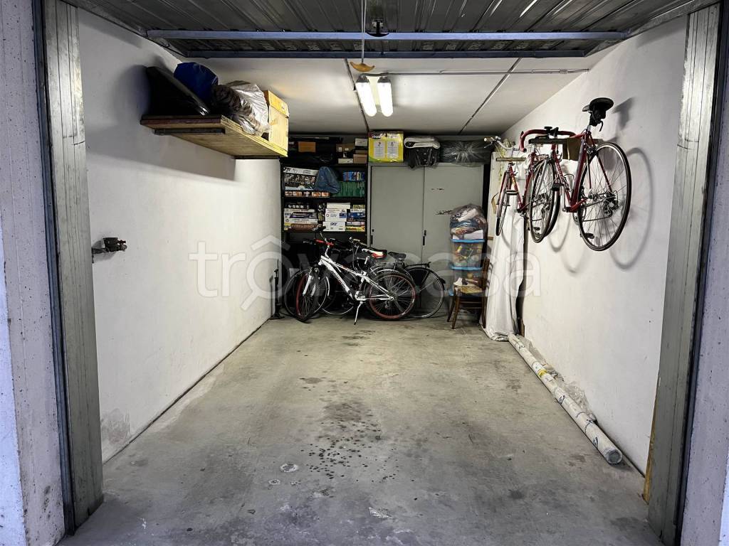 Garage in vendita a Figline e Incisa Valdarno