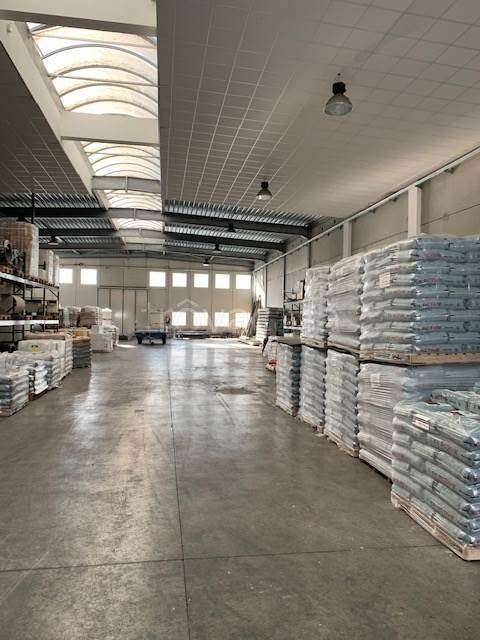 Capannone Industriale in vendita a Rovereto