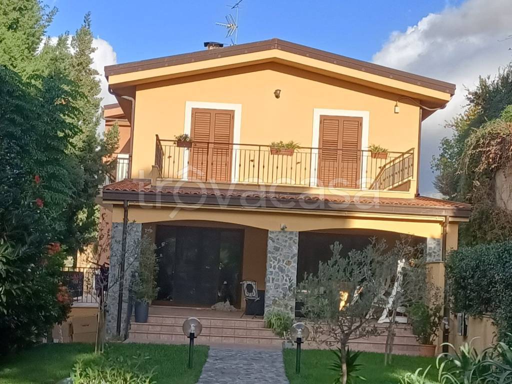Villa in vendita a Reggio di Calabria via Fiumara, 1