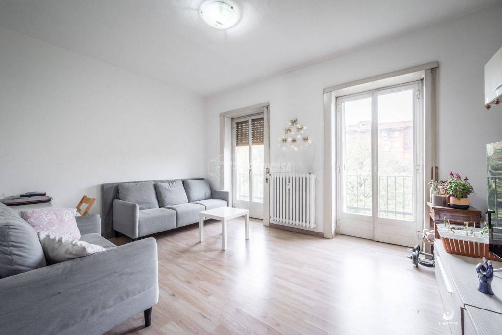 Appartamento in vendita a Milano via passo rolle
