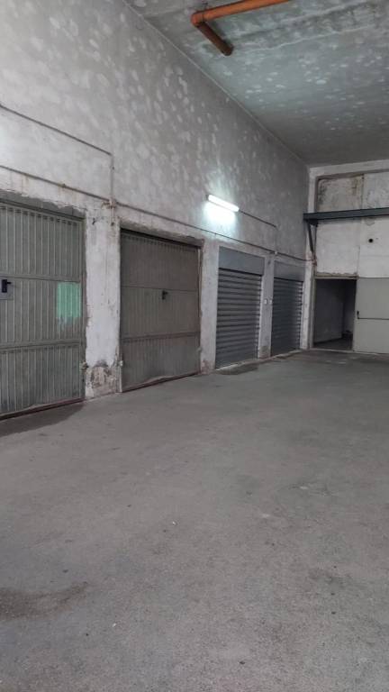 Garage in vendita a Marano di Napoli via Antonio De Curtis