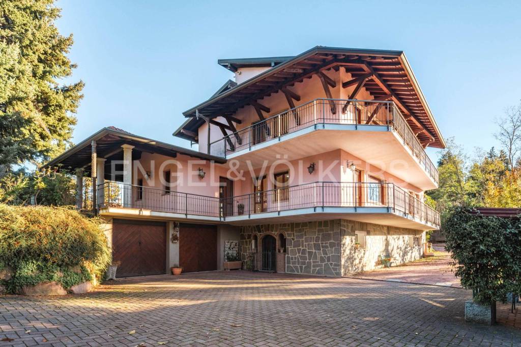 Villa in vendita a Induno Olona via Tagliamento
