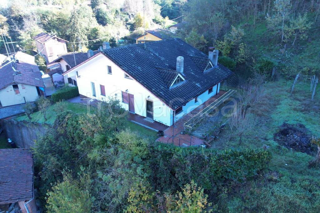 Villa Bifamiliare in vendita a Rocchetta Tanaro via Vallone