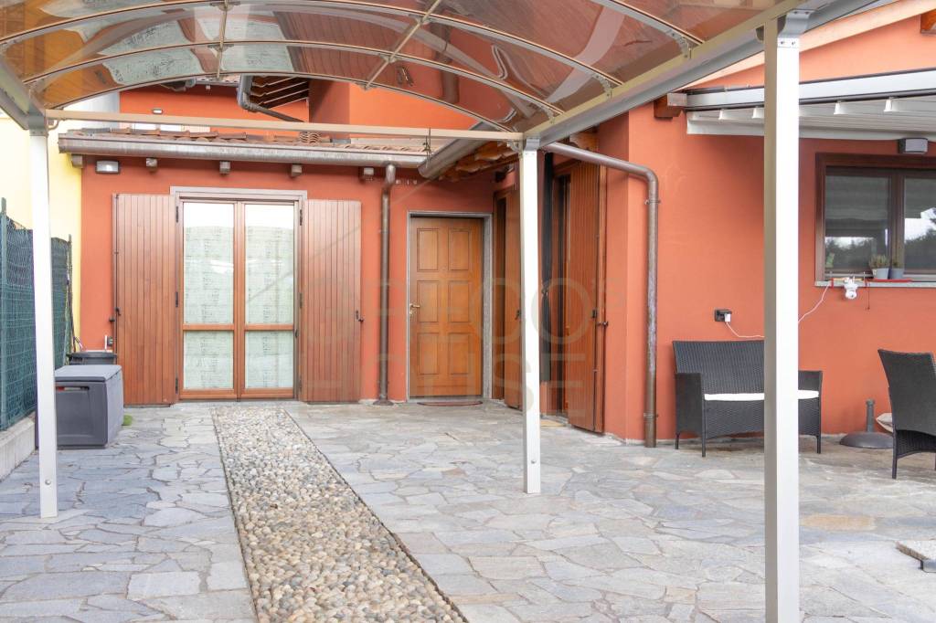 Villa a Schiera in vendita a Paruzzaro via Borgoagnello