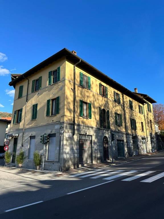 Appartamento in vendita a Como via Statale per Lecco, 47