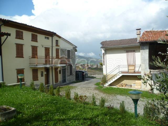 Casa Indipendente in vendita ad Alta Val Tidone localita Bivio Roncaglie