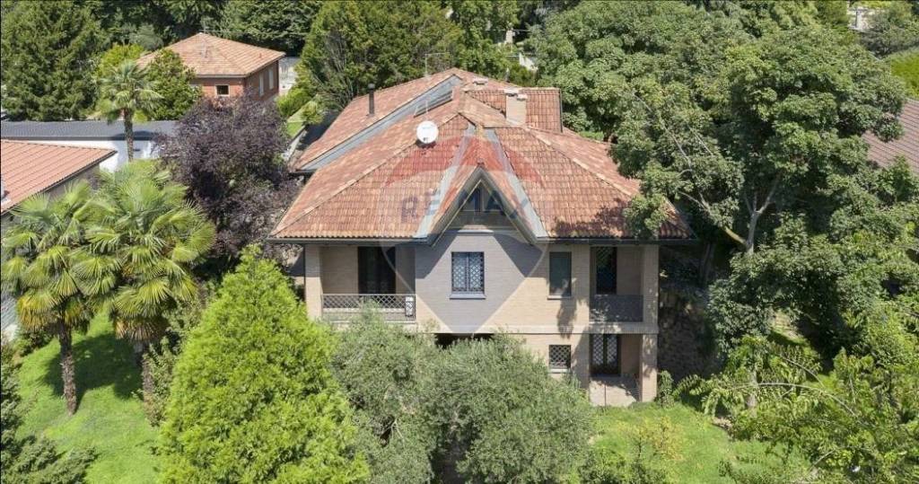 Villa in vendita a Caronno Pertusella via Isonzo, 57