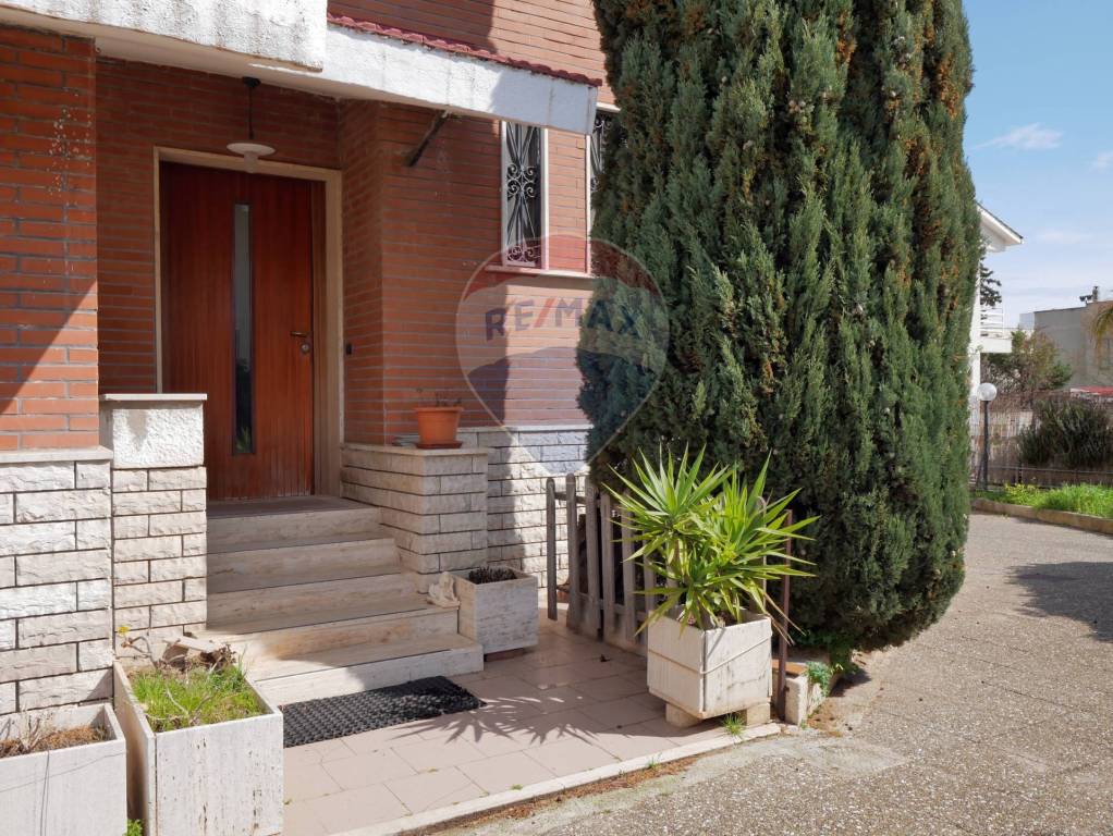 Villa Bifamiliare in vendita a Bari via Gentile, 108