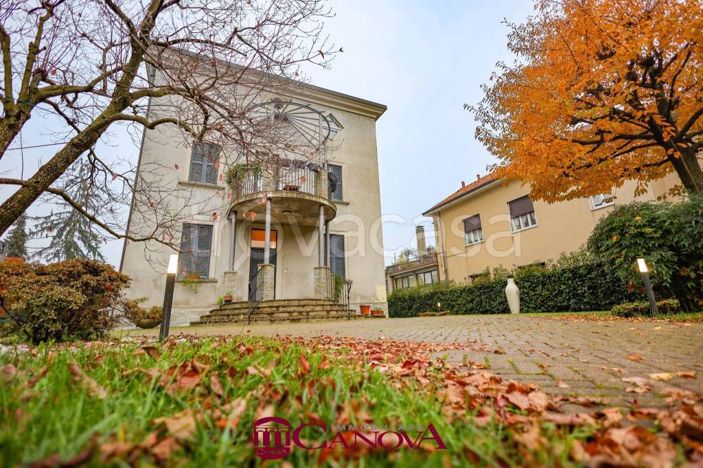 Villa in vendita a Cantù via Luigi Casartelli
