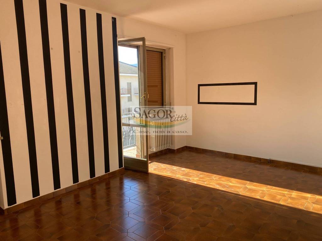 Appartamento in vendita a Cavour via Bricherasio, 20