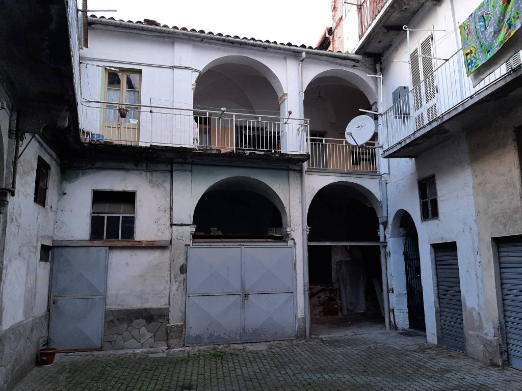 Casa Indipendente in vendita a Cuorgnè via Milite Ignoto, 6