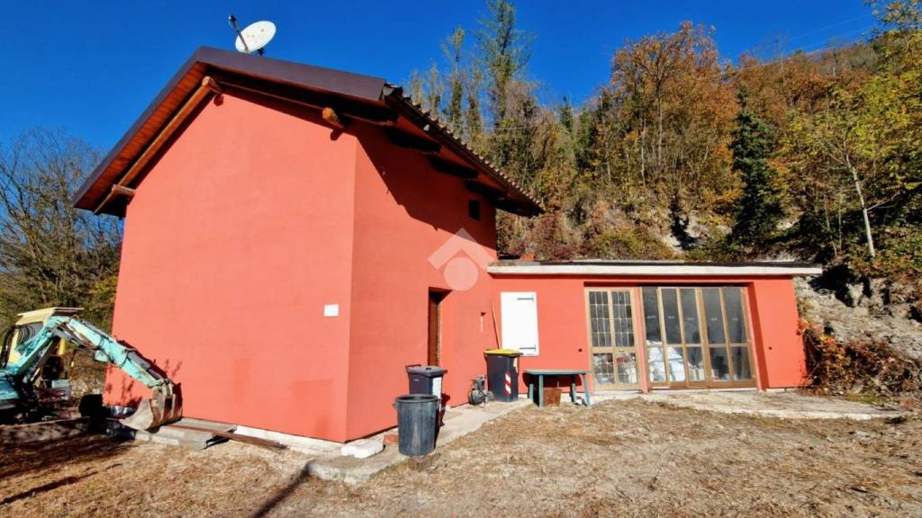 Casa Indipendente in vendita a Casalborgone val Frascherina, 27