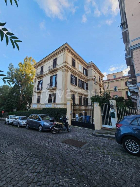 Appartamento in vendita a Napoli via Rocco Galdieri