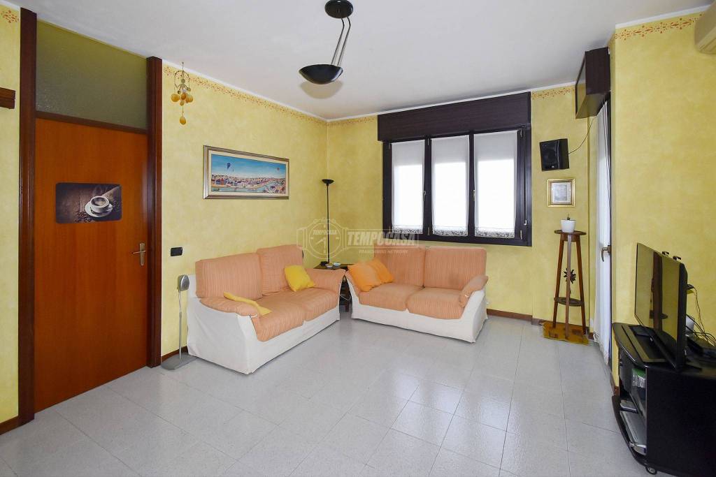 Appartamento in vendita a Pieve Emanuele via marche
