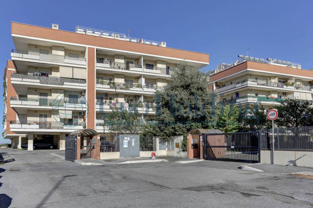 Appartamento in vendita a Roma via Natale Prampolini, 15
