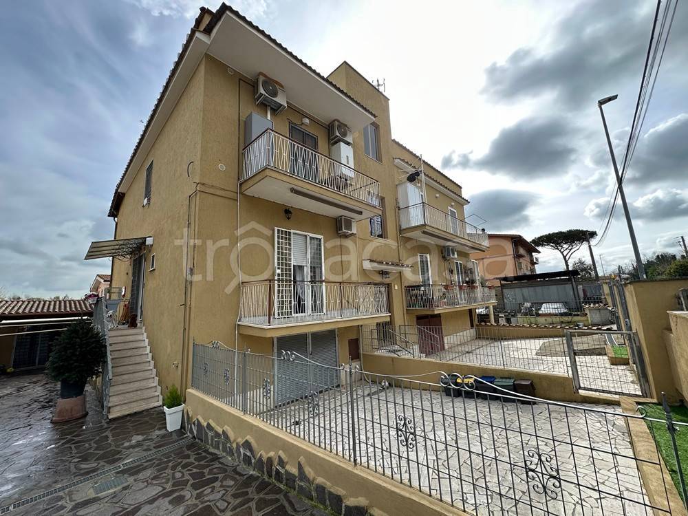 Appartamento in vendita a Fiumicino via Giuseppe Fraccaroli