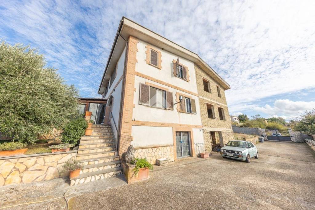 Villa in vendita a Zagarolo via Luigi Einaudi, 1
