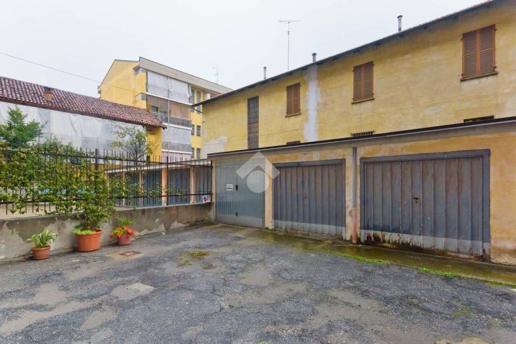 Garage in vendita a Bra via Adige, 26