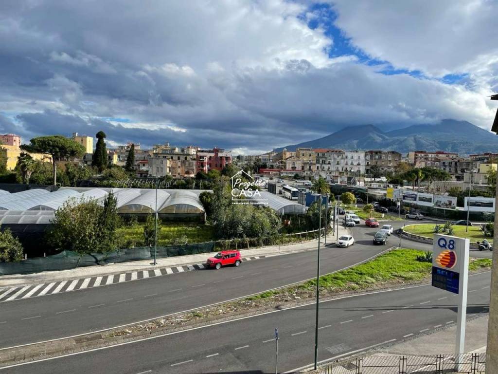 Appartamento in vendita a Napoli via Enrico Forzati