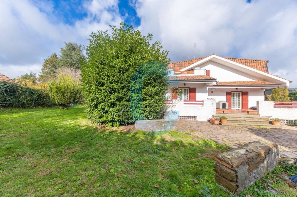 Villa in vendita a Rocca Priora via del Lago Regillo, 6
