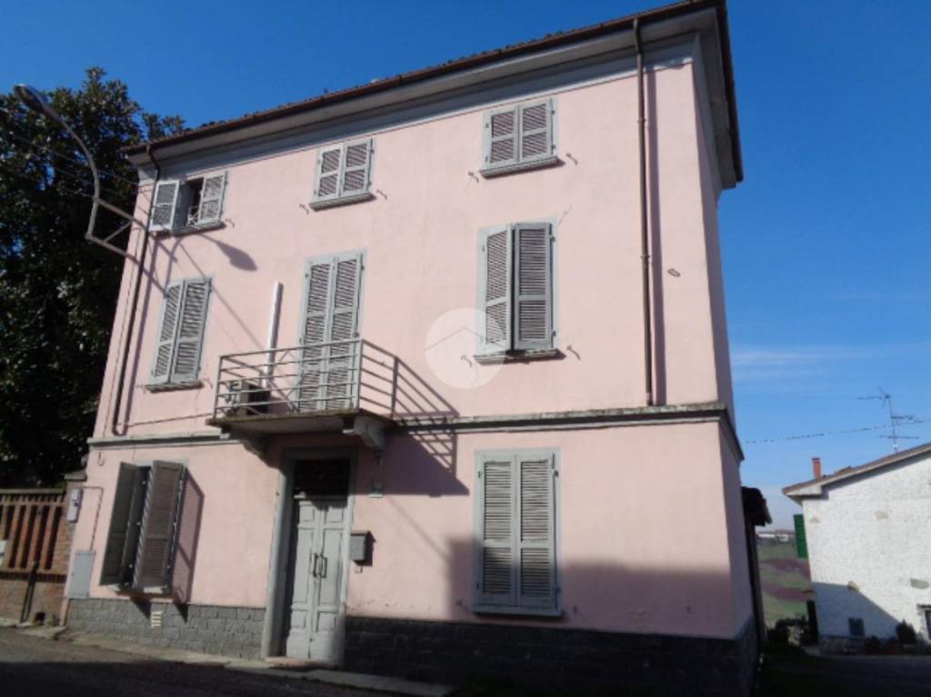 Casa Indipendente in vendita a San Damiano al Colle via partigiani, 5