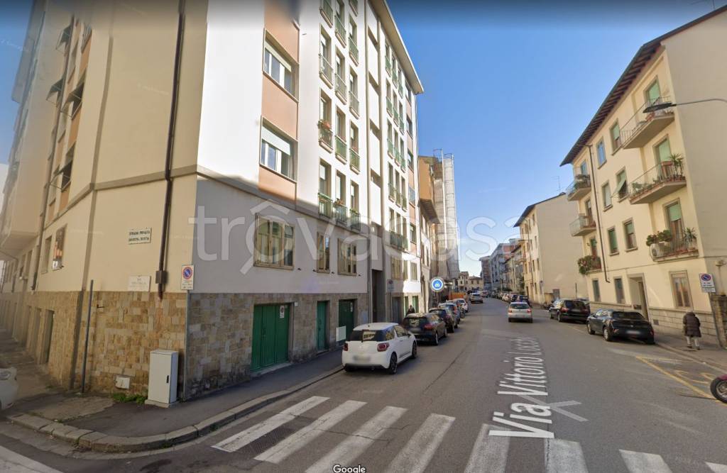 Garage in vendita a Firenze via Nino Oxilia