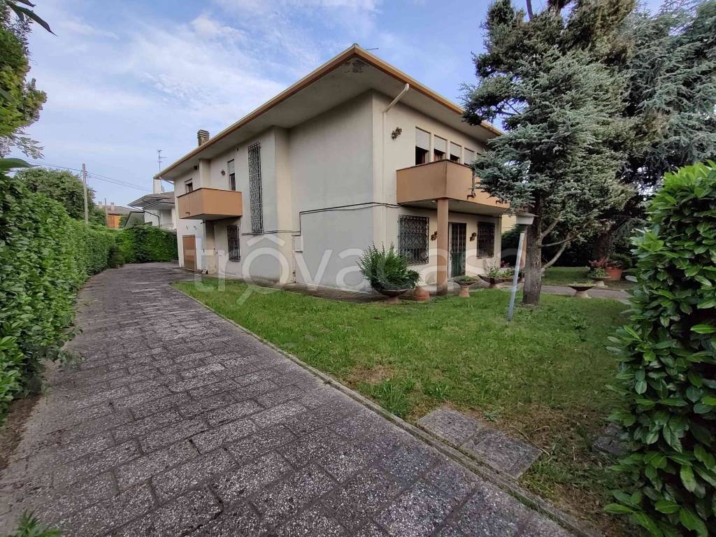 Casa Indipendente in in vendita da privato ad Abano Terme via Pietro Mascagni, 3
