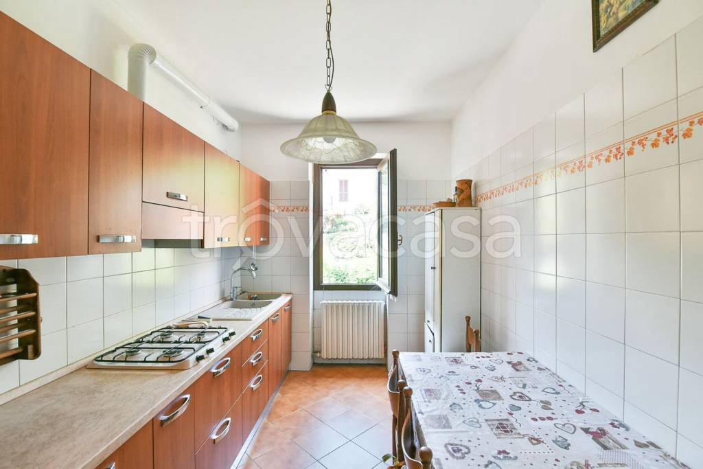 Appartamento in vendita a Eupilio piazza Camillo Benso di Cavour, 7