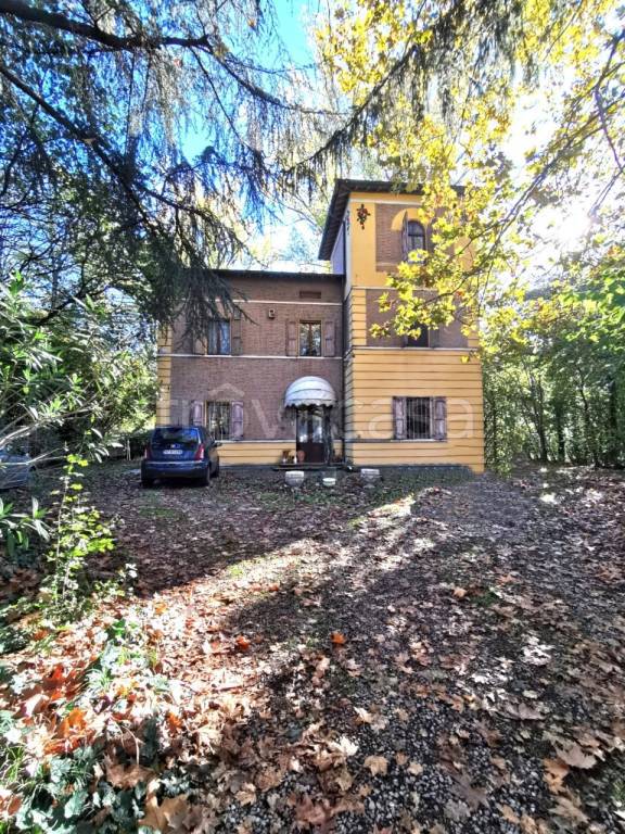 Villa in vendita a Modena strada Montecatini