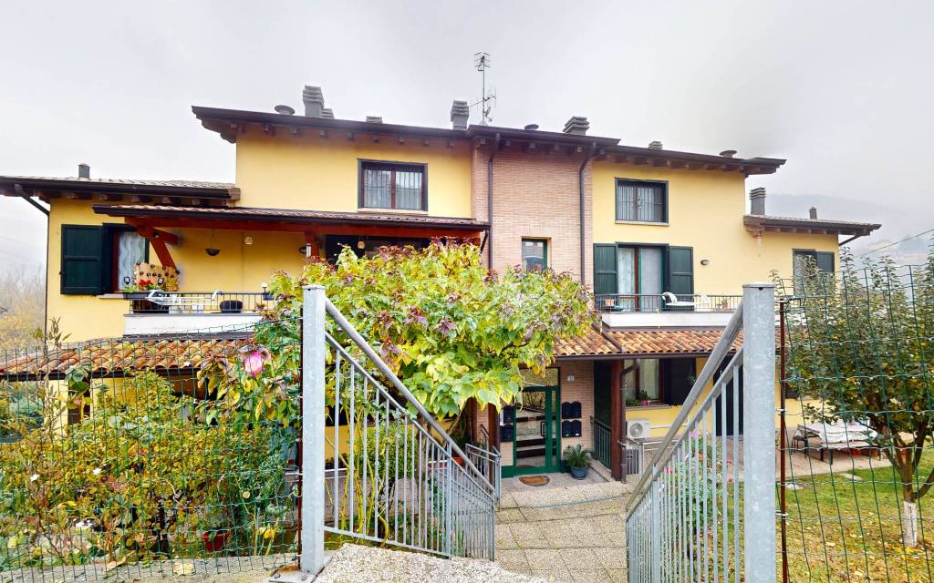 Appartamento in vendita a Baiso via Ponte Secchia
