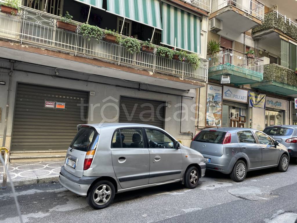 Garage in vendita a Napoli via Paolo Castaldi e Luigi Sequino, 100